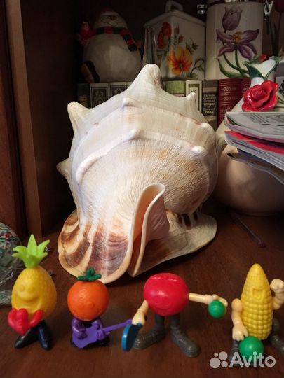 Много игрушек, смотрите все фото