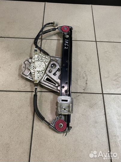 Стеклоподемник задний левый Mercedes-Benz W220