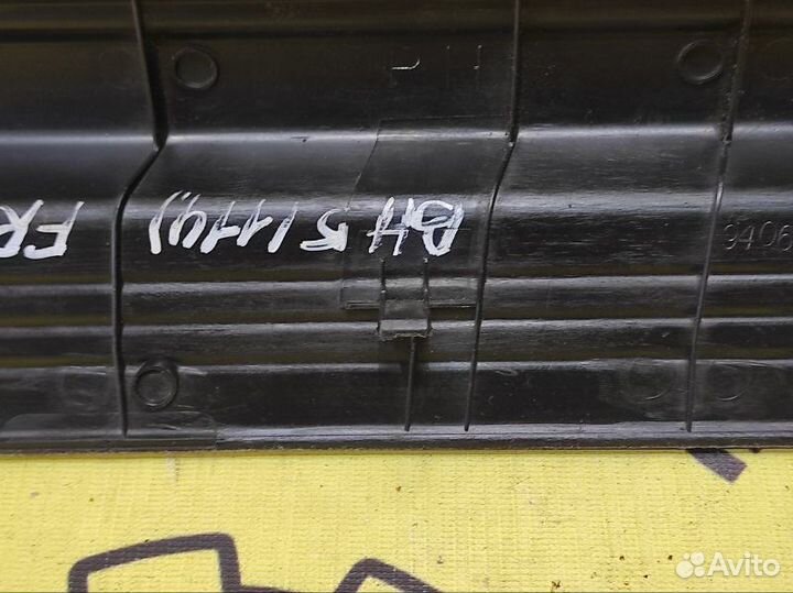 Накладка на порог внешняя передняя правая Subaru