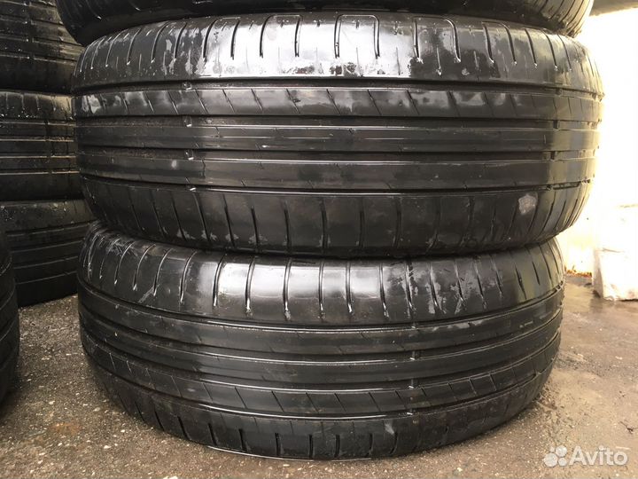 Goodyear EfficientGrip 215/65 R16