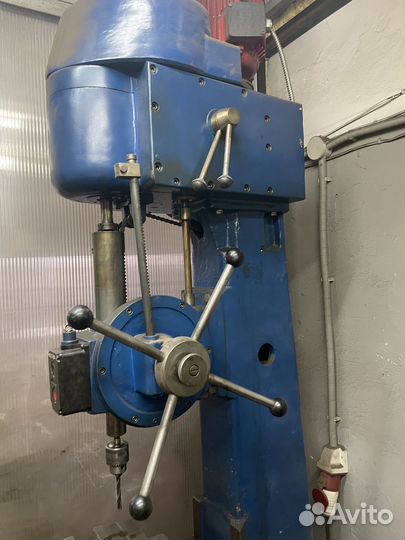 Вертикально-сверлильный станок по металлу