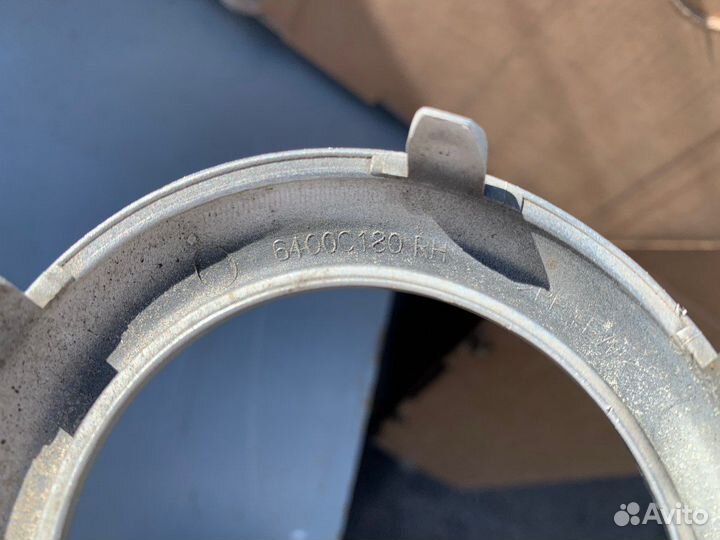 Рамка птф правая Mitsubishi Pajero Sport, L200