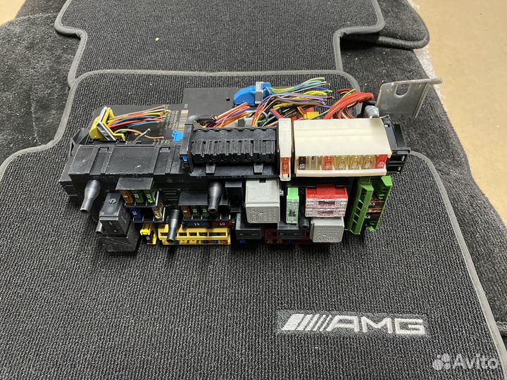 Блок предохранителей задний Mercedes A2129004122
