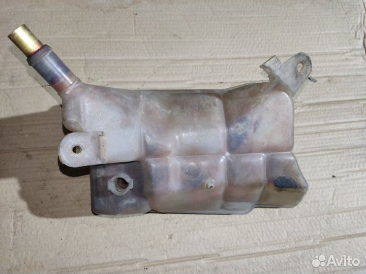 Бачок расширительный Ford Mondeo 2 лифтбек 1.8I