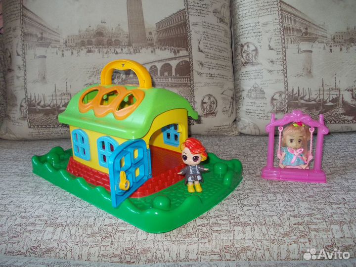 Кукольный домик +2 куколки и качели