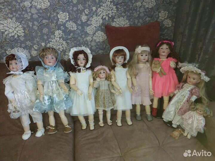 Кукла фарфоровая