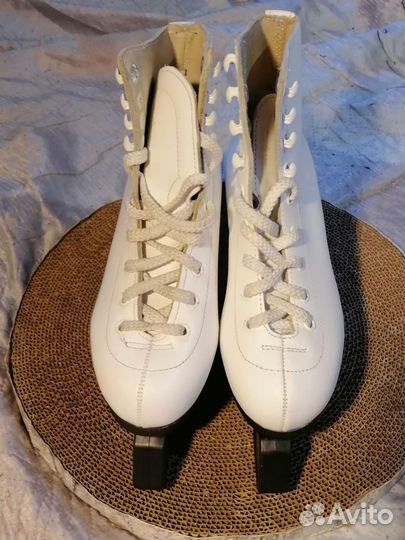 Коньки фигурные детские 34 размер