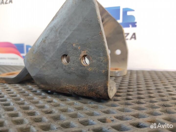 Кронштейн двигателя передний Mercedes-Benz Actros