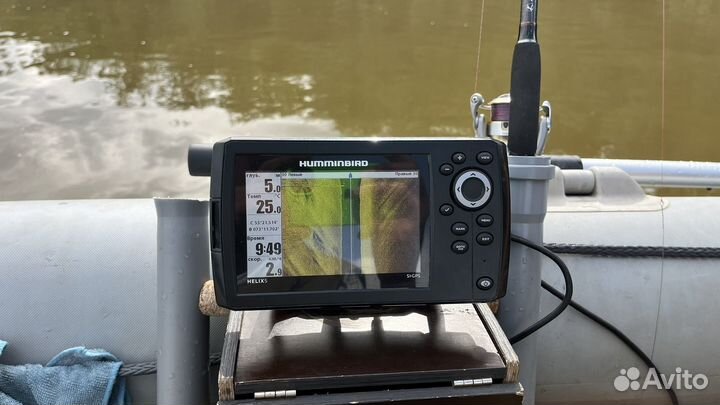 Продам Эхолот humminbird helix 5