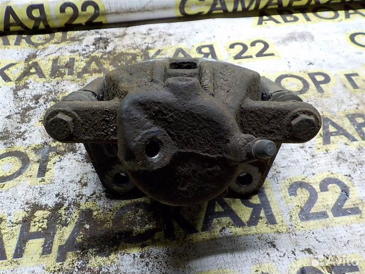 Суппорт передний правый Renault Duster 2012