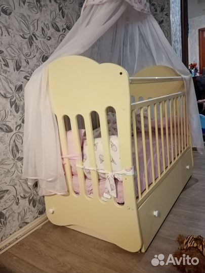 Продам детскую кроватку