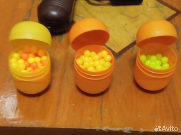 Игрушечный пистолет с пластиковыми пульками