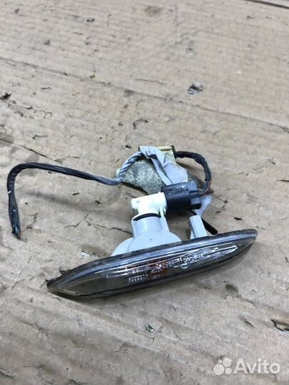 Повторитель поворота в крыло правый Bmw 3-Series