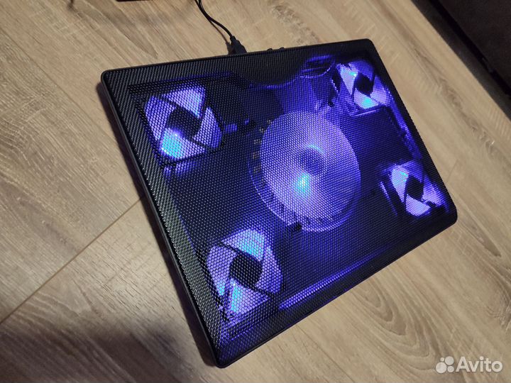 Подставка с охлаждением для ноутбука