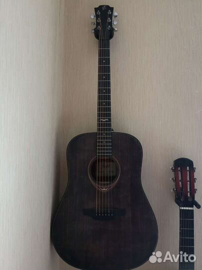 Акустическая гитара