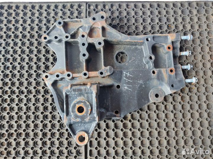 Кронштейн рессоры передней левый