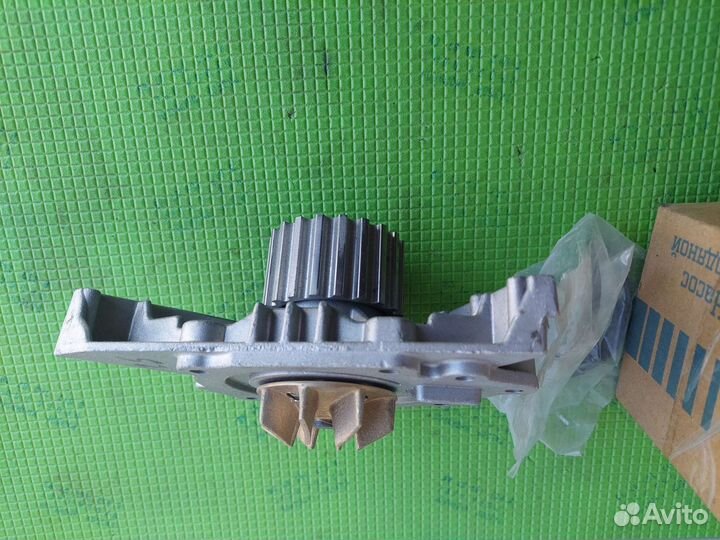 Насос водяной Peugeot 407
