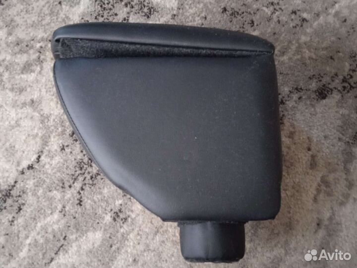 Подлокотник на hyundai solaris