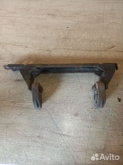 Кронштейн крепления глушителя Skoda Octavia A5