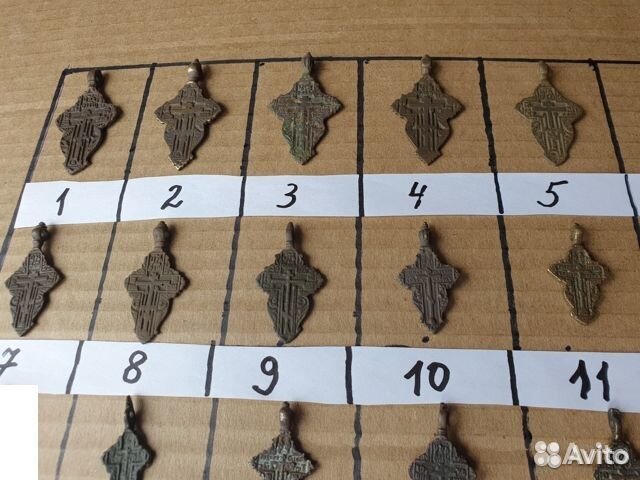 Крестики листики лепестки старинные