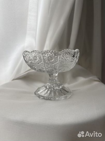 Вазочка на ножке 8 см