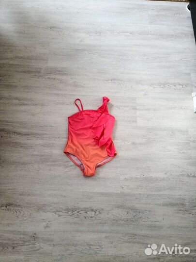 Купальник для девочки на 6-7лет