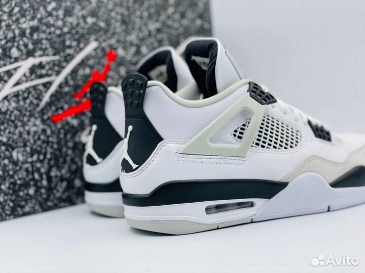 Кроссовки Air jordan retro 4 black and white