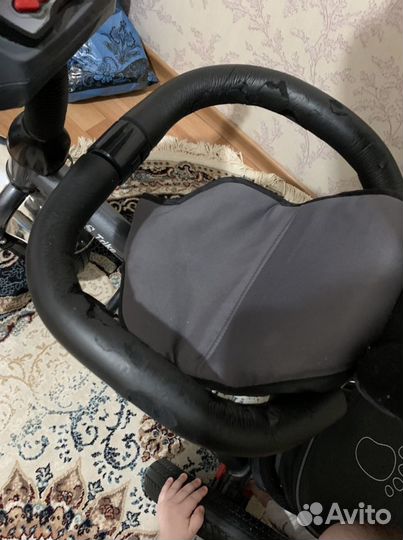 Детский велосипед с ручкой