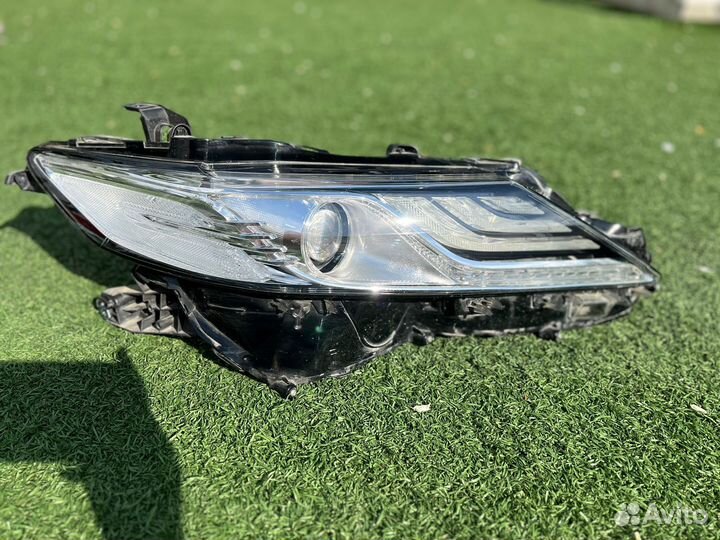 Фара передняя правая на toyota camry