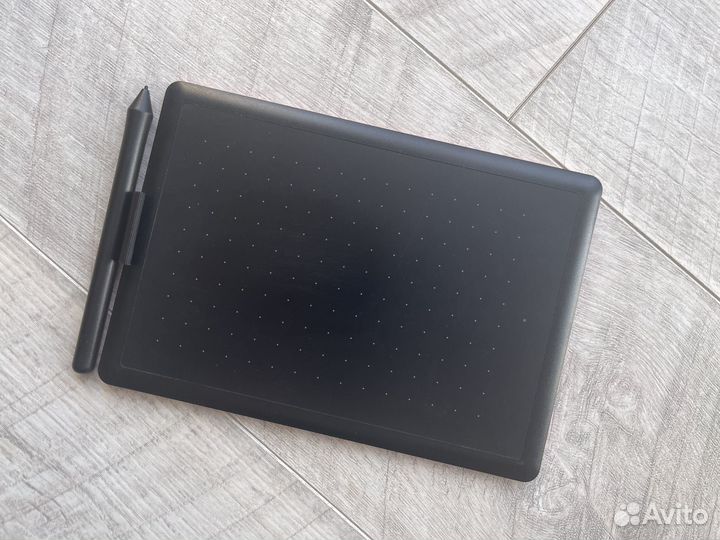 Графический планшет Wacom One by Wacom small 2