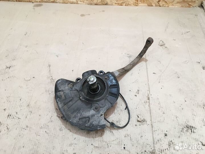 Кулак mercedes benz W220 (1998-2005)