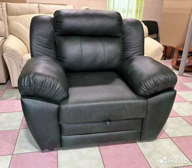 Кожаный диван-кровать + кресло-кровать