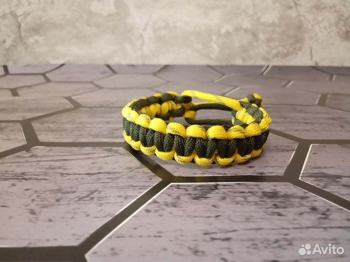 Браслет из паракорда