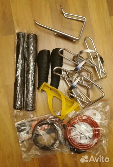 Седло / сиденье, накладка, подстаканник, подножка