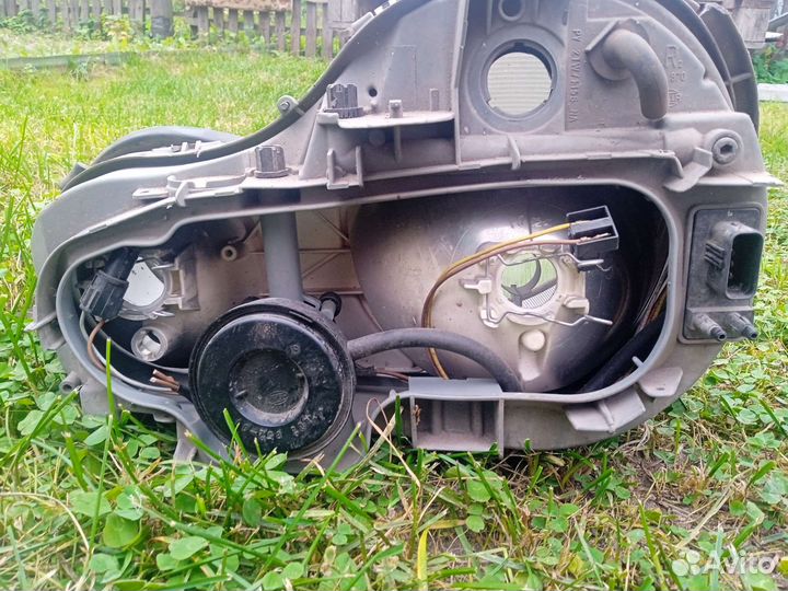 Фара правая Mercedes w210
