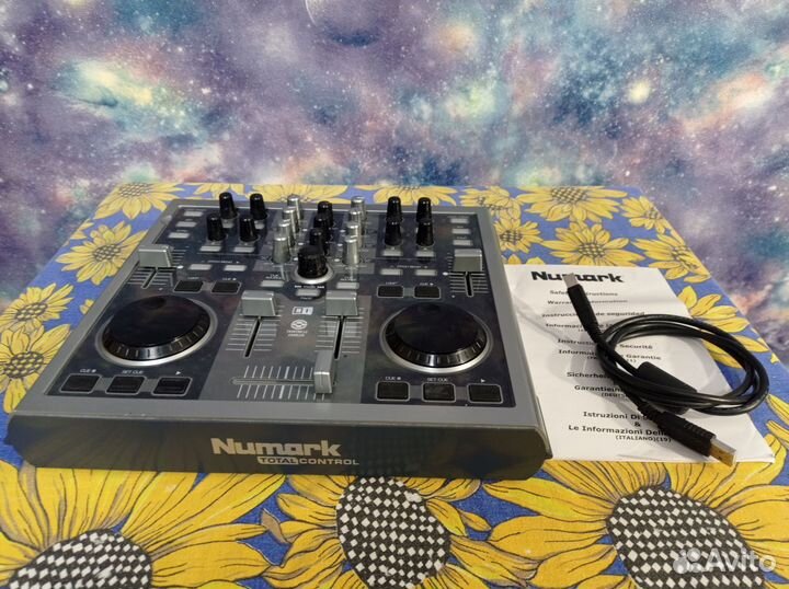 Midi контроллер DJ. Numark Total Control