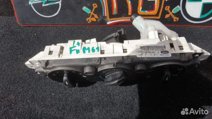 Блок управления климат-контролем Ford Focus 2 1.6