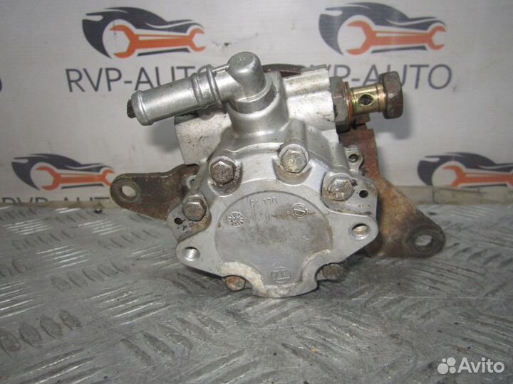 Насос гидроусилителя Nissan Primera P11E 2.0 Diz