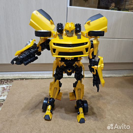 Робот трансформер Бамблби