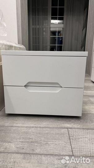 Тумба прикроватная