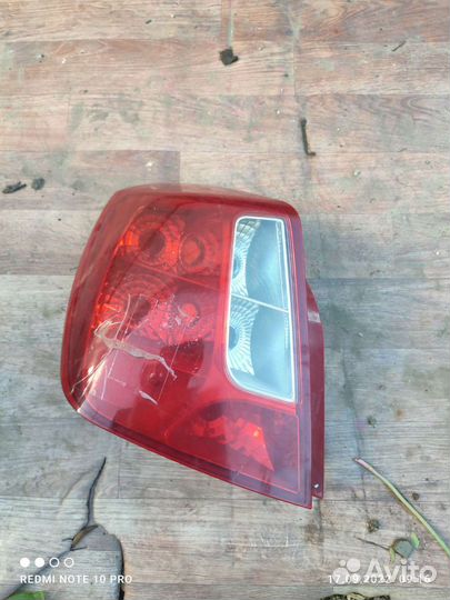 Продам задний фонарь Шевроле Лачетти селан