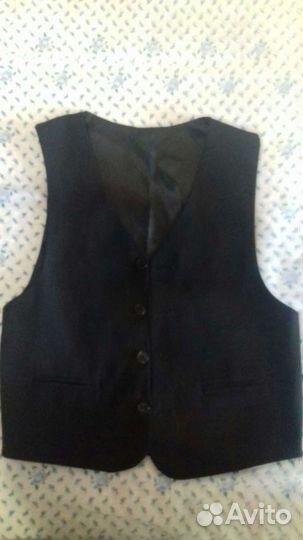 Продаю костюм черный на мальчика 28 размер