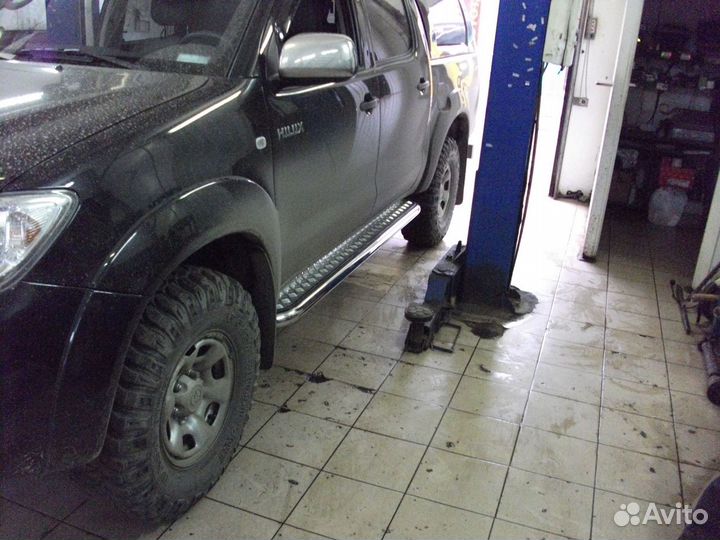 Пороги с листом toyota hilux 10-15