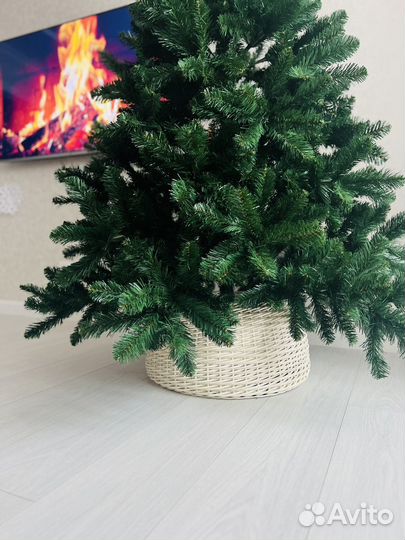 Кашпо из ротанга, подставка под елку, дровницы