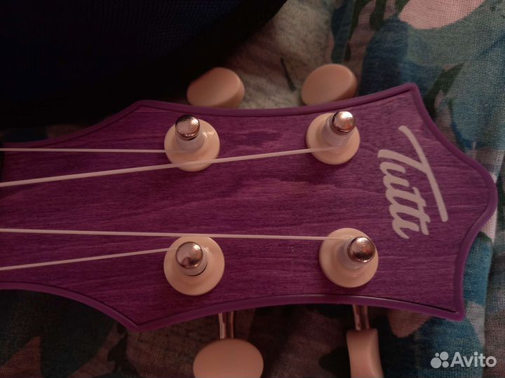 Укулеле сопрано, чехол, медиатор