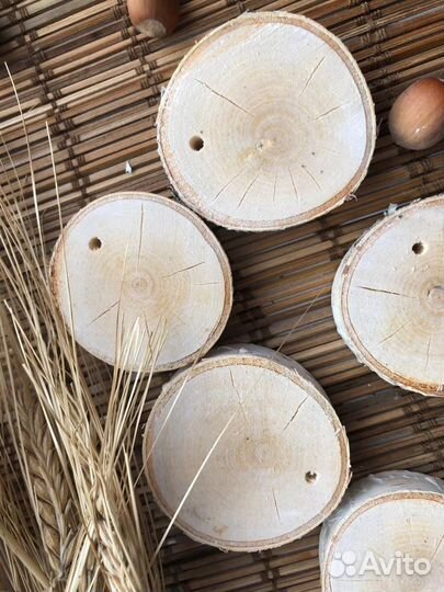 Спилы дерева для декора с отверстием