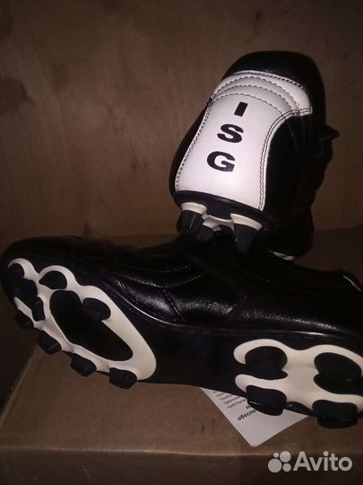 Футбольные бутсы