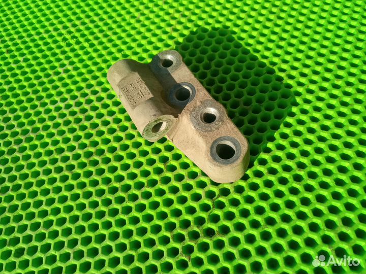 Кронштейн генератора Opel Vectra B Опель Вектра Б