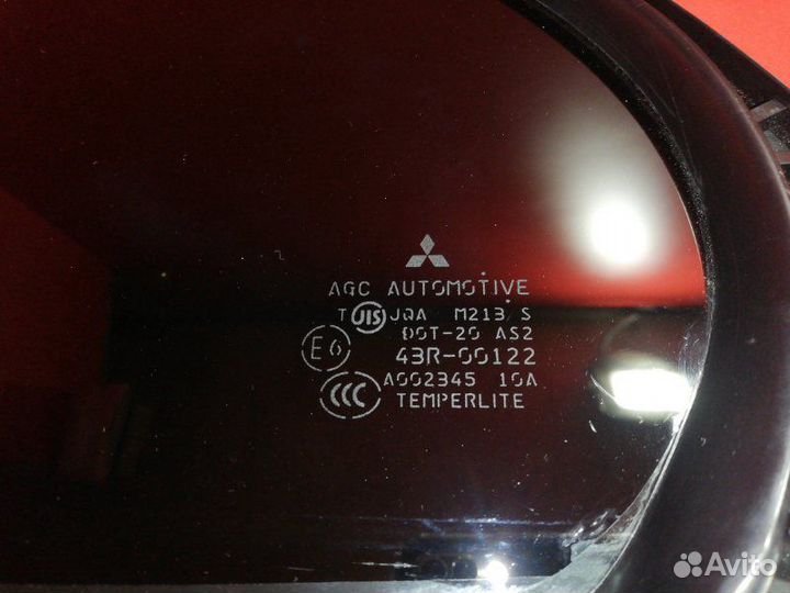 Стекло двери неопускное заднее левое Mitsubishi