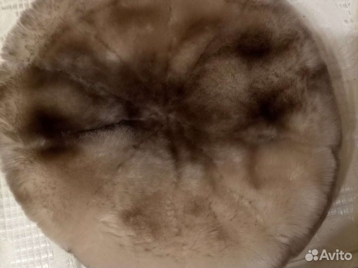 Меховая женская беретка